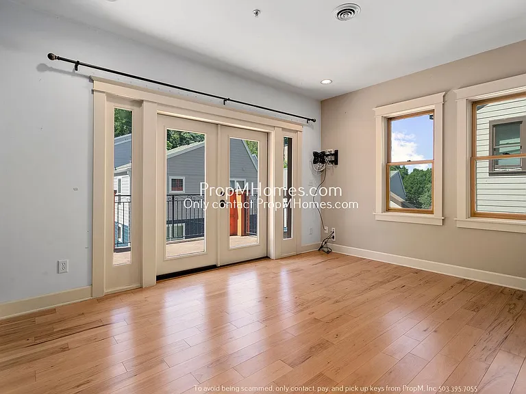 1822 SW 18th Ave #5 — Photo 8