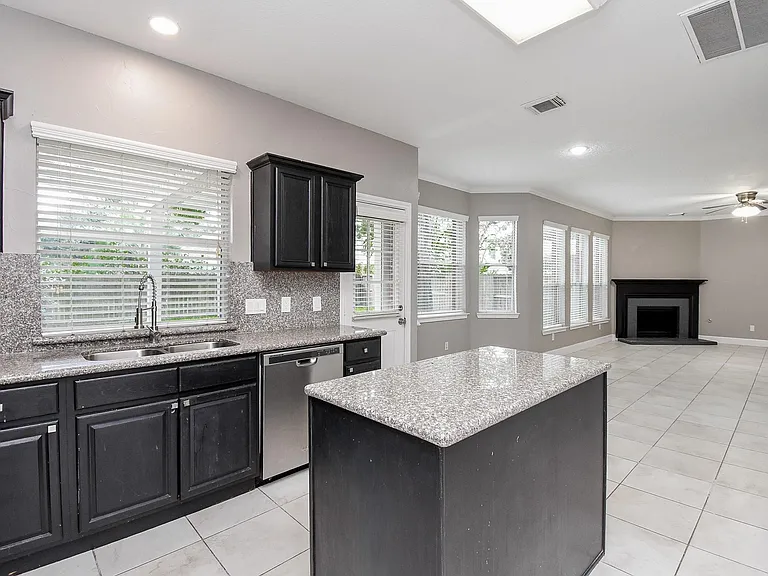 6318 Faulkner Ridge Dr — Photo 15