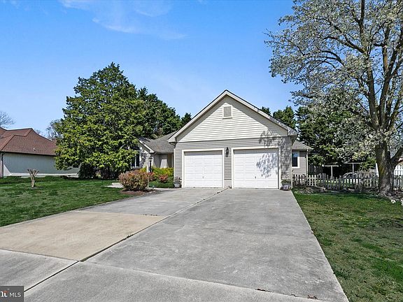2nd image of 203 Millstone Ln