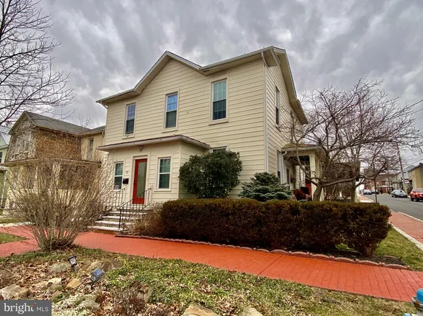 15 Frost Ave, Frostburg, MD 21532