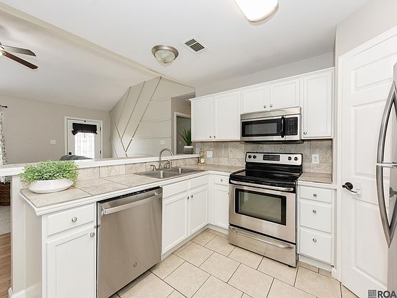 5th image of 15290 E Henderson Dr
