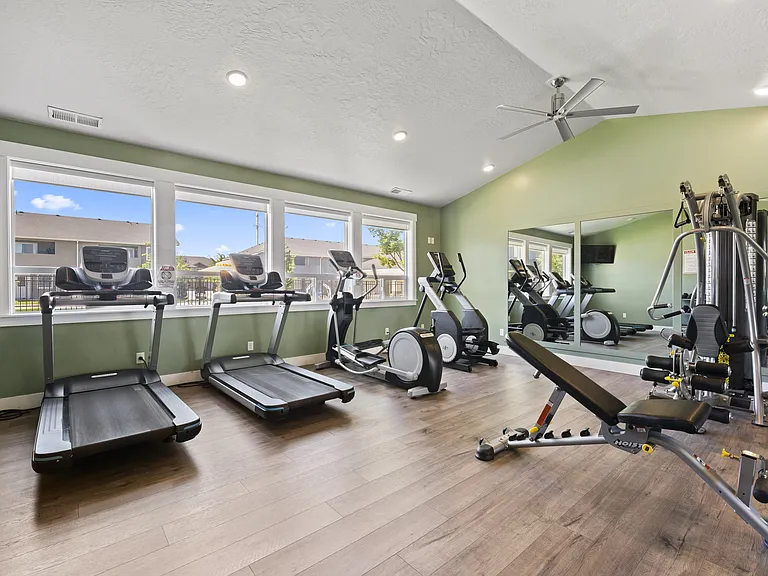 Ridgecrest Commons — Photo 13