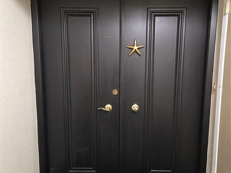 100 Oakmont Ln #305 — Photo 27