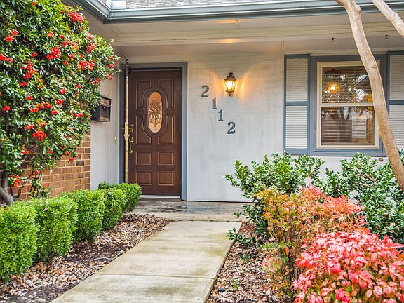 3rd image of 2112 Southmoor Dr