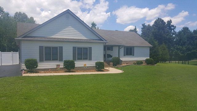 1st image of 429 Carmen Dr