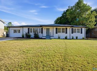 307 Meadowbrook Dr SE, Huntsville, AL 35803