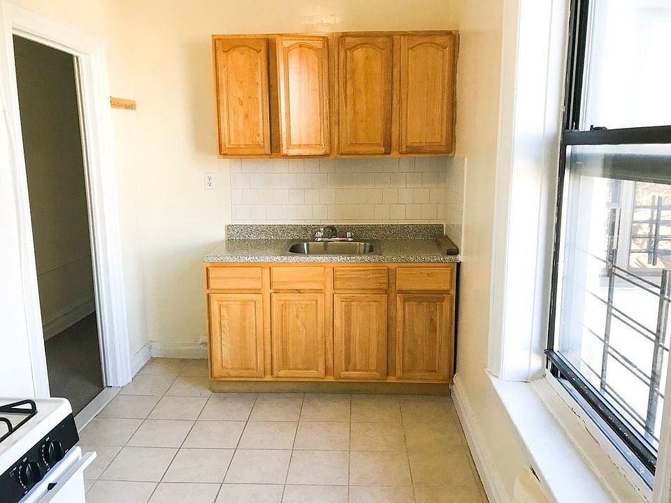 1st image of 10325 121st St APT B15