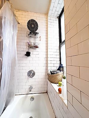 5th image of 128 Thompson St #1A