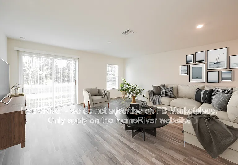 212 NW 1st St — Photo 2