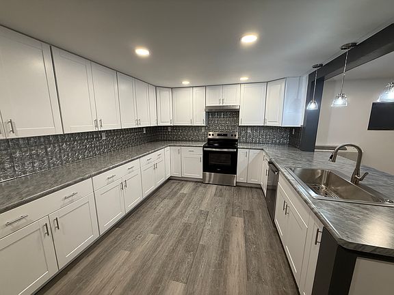 5th image of 605 W Main St