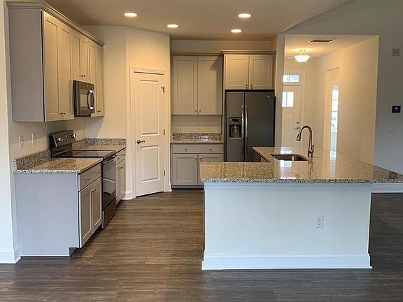 4th image of 20796 Woodlake Cir