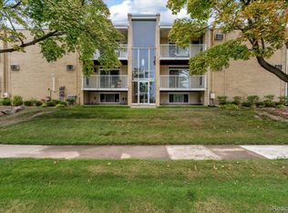 4909 N Crooks Rd #D-1, Royal Oak, MI 48073