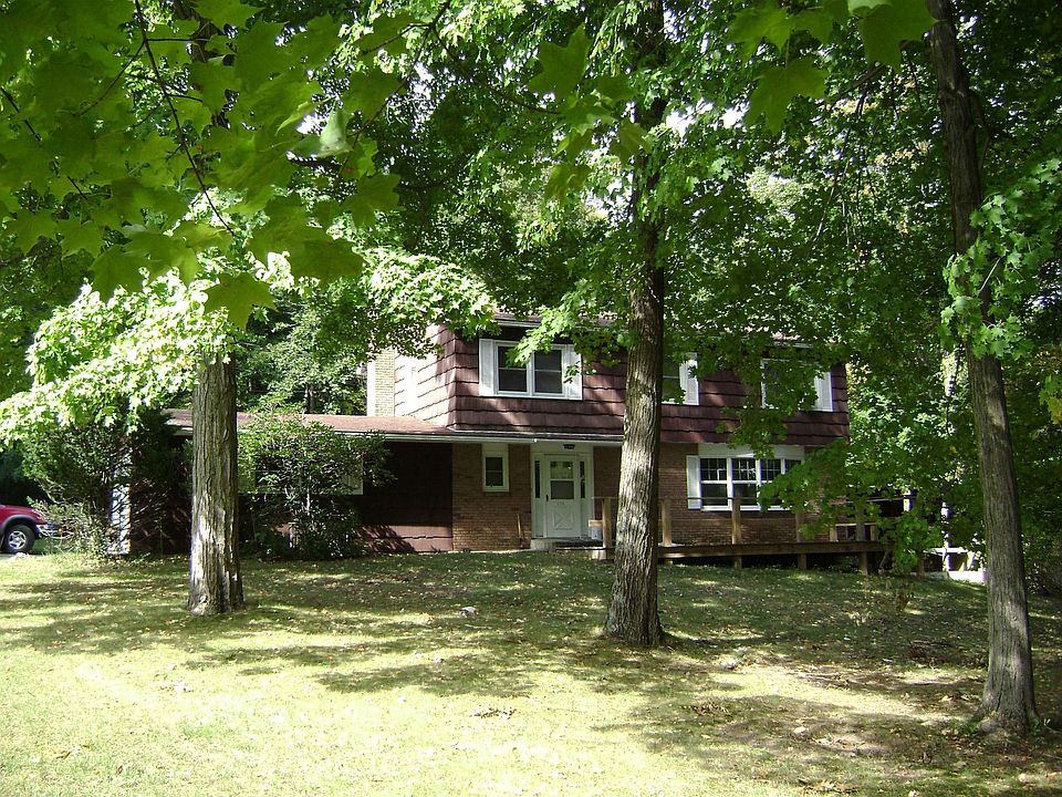 2nd image of 130 Pine Springs Dr