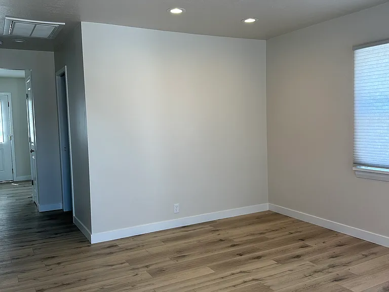 683 W 6th Ave — Photo 19