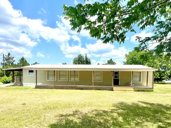 251 Daffodil Rd, Fitzgerald, GA 31750