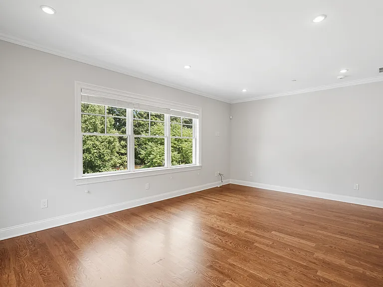 124 Maple Ave #B — Photo 16