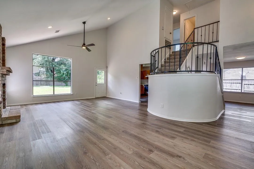 3 bed, 2.5 bath, 1805 sqft, $2,450 — Photo 2