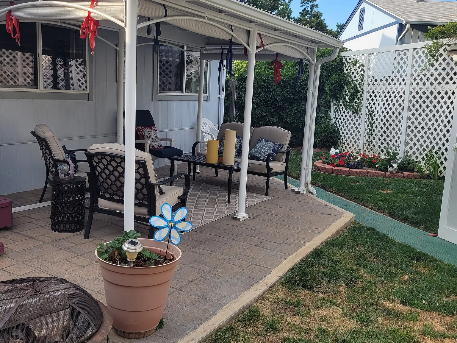 4 bed, 2500 sqft, $850 — Photo 3