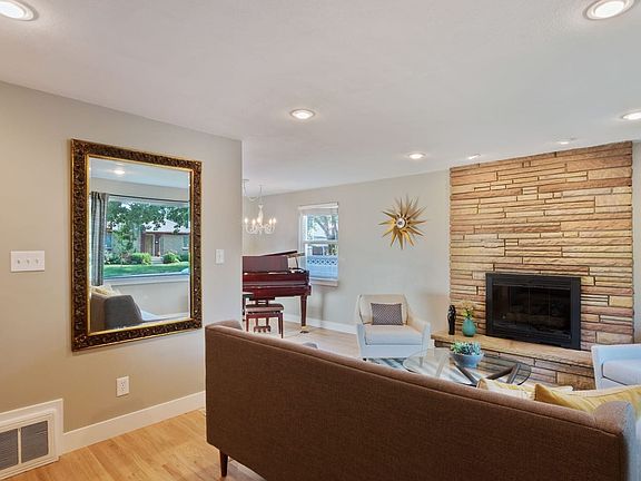 3rd image of 1477 E Gregson Ave