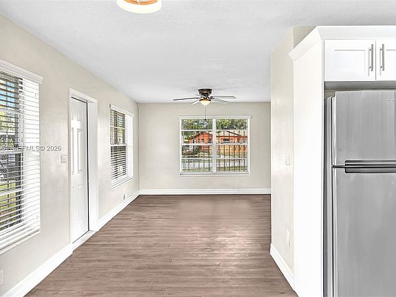 4th image of 20622 NW 23rd Ct