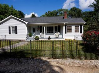218 Ewbank Dr, Hendersonville, NC 28791