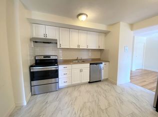 31 Green St APT 7, Reading, MA 01867