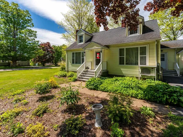 26 Park St, Middleton, NS B0S 1P0