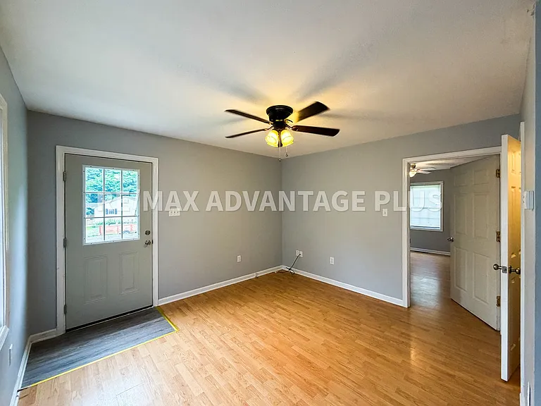 118 E Osborn Rd — Photo 7