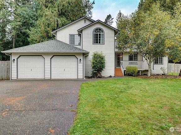 2nd image of 5005 Demarie Court SE