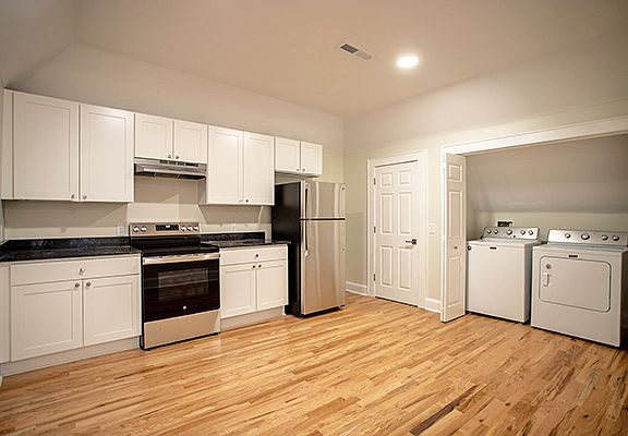 2nd image of 52 Albemarle Pl APT 26