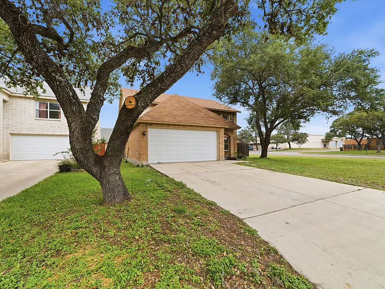 9202 Amber Rdg — Photo 21