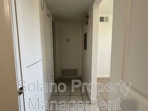 4th image of 108 Grant Ave APT 1