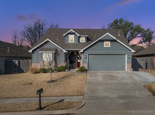 8708 N 73rd East Pl, Owasso, OK 74055