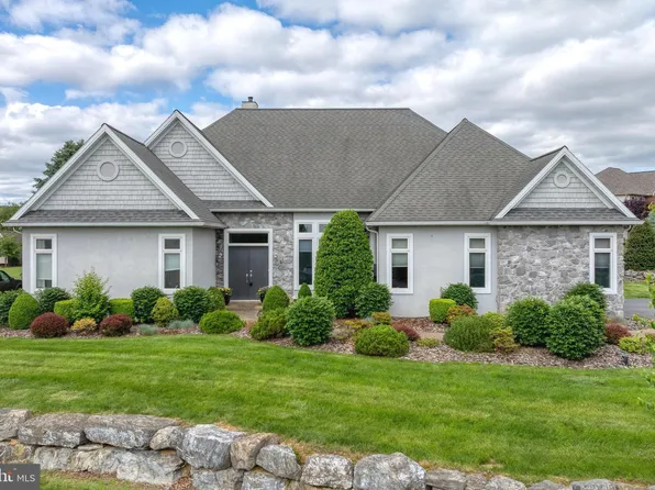 149 W Willow Rdg, New Holland, PA 17557