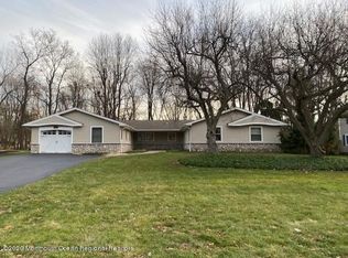 16 Knox Ln, Manalapan, NJ 07726
