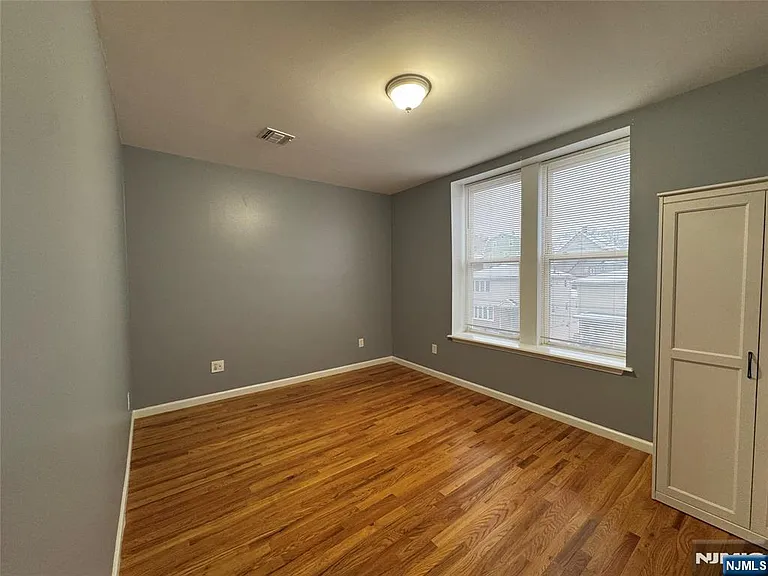 610 Devon St — Photo 23