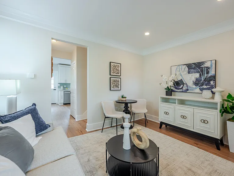 1742 L St NE — Photo 4