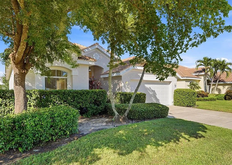 6998 Superior Street Cir