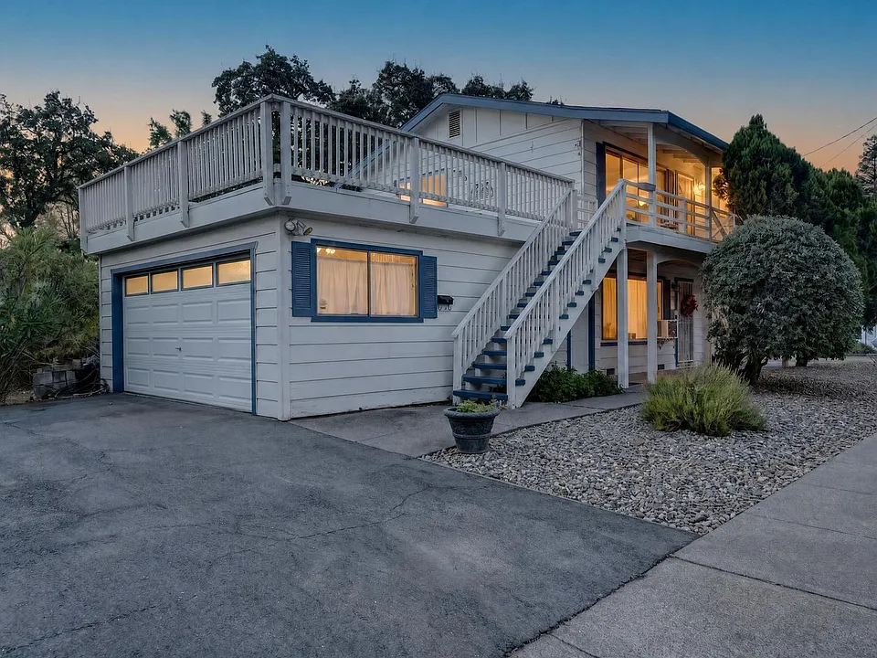 17 Brasero Ln