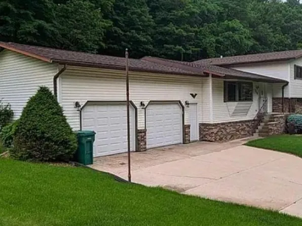 950 Garnavillo Ave, Mc Gregor, IA 52157