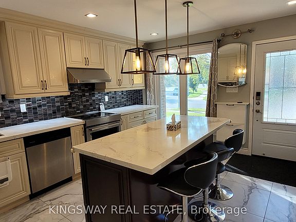 5th image of 7096 Cordingley Cres