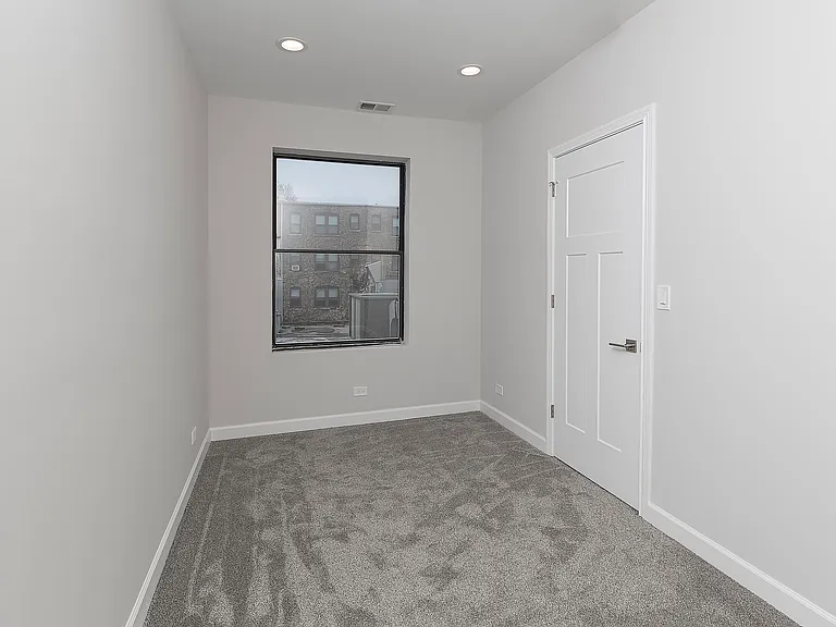 2909 N Clark St #2N — Photo 7