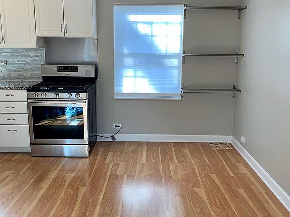5th image of 1532 Broadway Ave