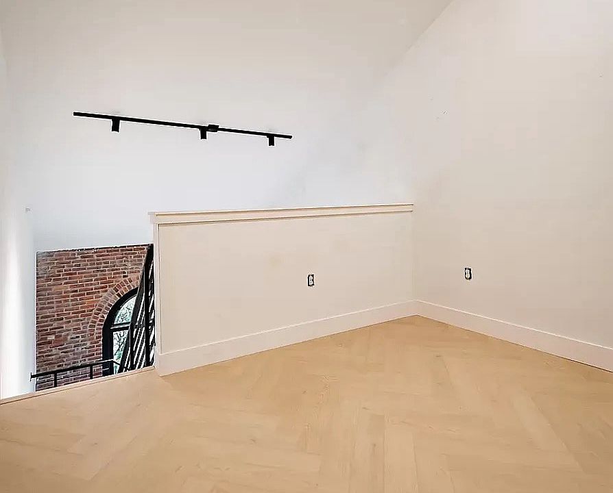 1st image of 1705 N 7th St #10