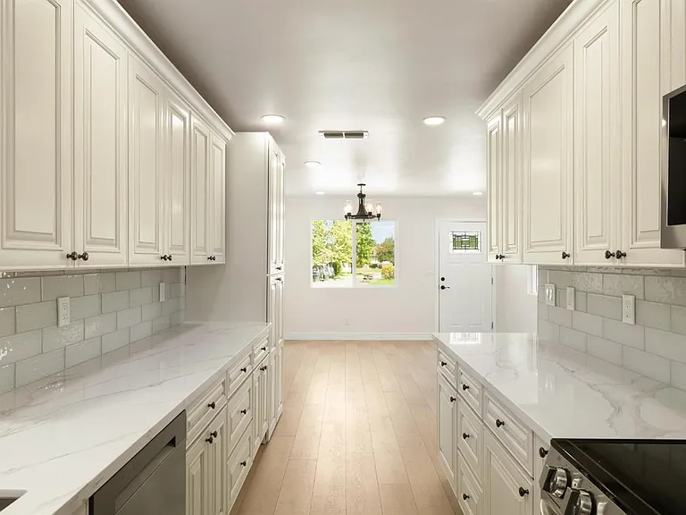 6120 Friendly Ct — Photo 10
