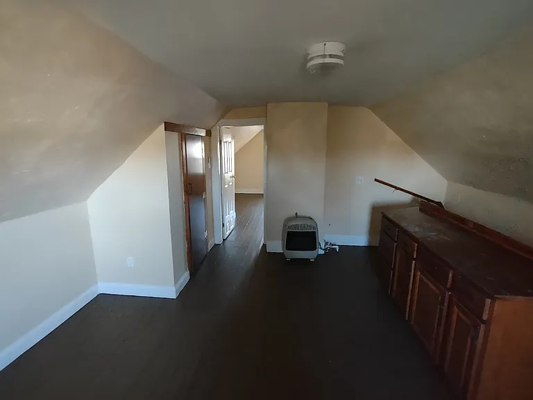 219 E High St — Photo 4