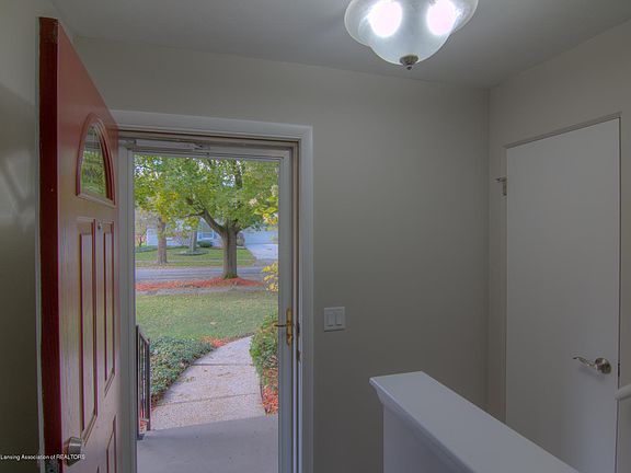5th image of 2420 Newport Dr