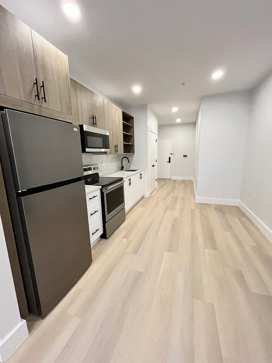 Building Photo - 314 Forrest St #204