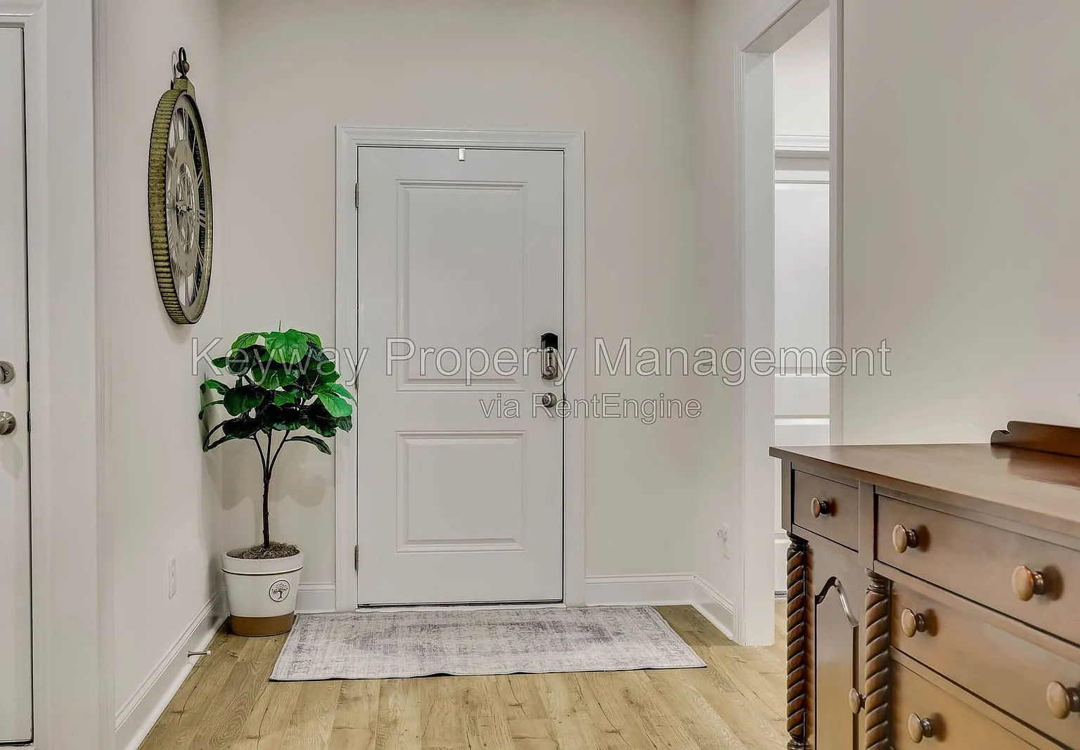 3 bed, 2.0 bath, 2519 sqft, $2,785 — Photo 3