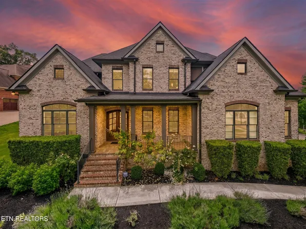 501 Lone Willow Dr, Farragut, TN 37934